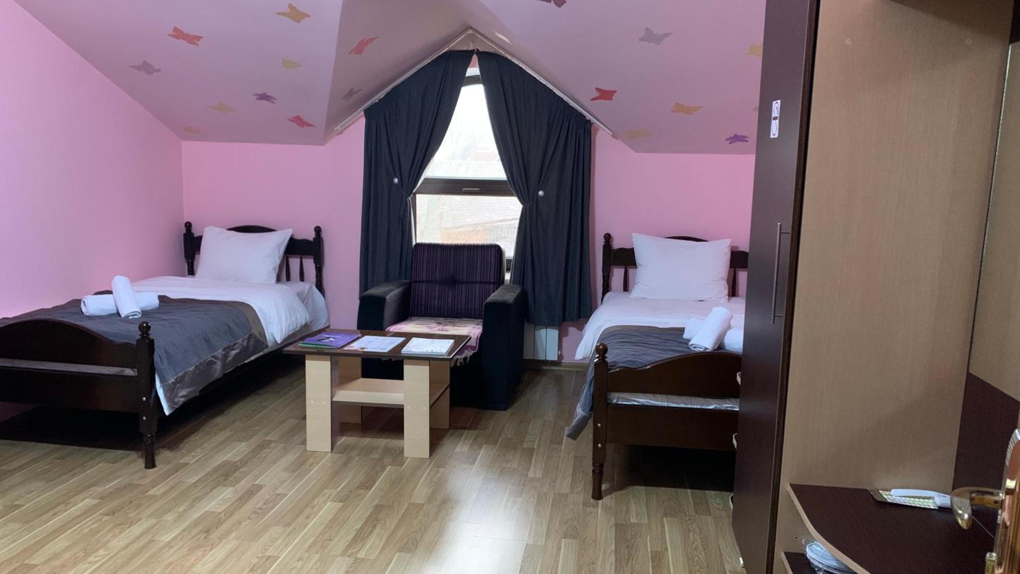 Yaffle Inn Shaki Boutique Hotel Şǝki Habitación foto